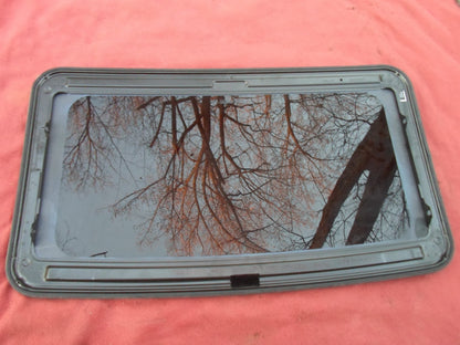 AFTERMARKET WEBASTO SOLAIRE MODEL 4300 SUNROOF GLASS PANEL - RarePartsFinder.Com