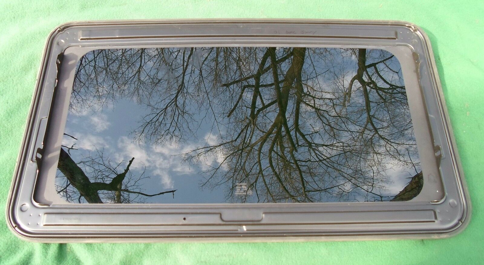 2002 GMC JIMMY YEAR SPECIFIC SUNROOF GLASS  NO ACCIDENT OEM FREE SHIPPING