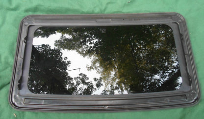 2004 - 2011 MERCURY GRAND MARQUIS SUNROOF GLASS OEM NO ACCIDENT