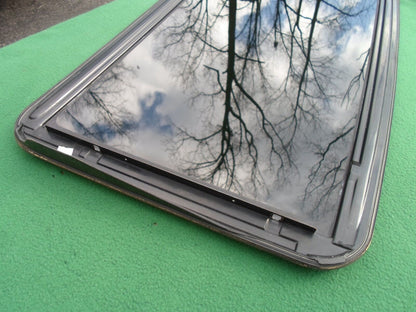 2008 CHEVY EQUINOX OEM SUNROOF GLASS PANEL NO ACCIDENT FREE SHIPPING! - RarePartsFinder.Com