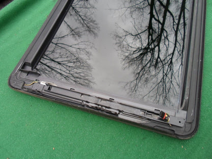 2000 MERCEDES BENZ S430  OEM YEAR SPECIFIC SUNROOF GLASS  FREE SHIPPING!