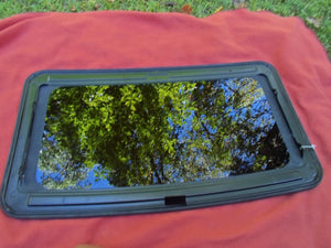 1998 LINCOLN TOWN CAR YEAR SPECIFIC SUNROOF GLASS OEM NO ACCIDENT FREE SHIPPING