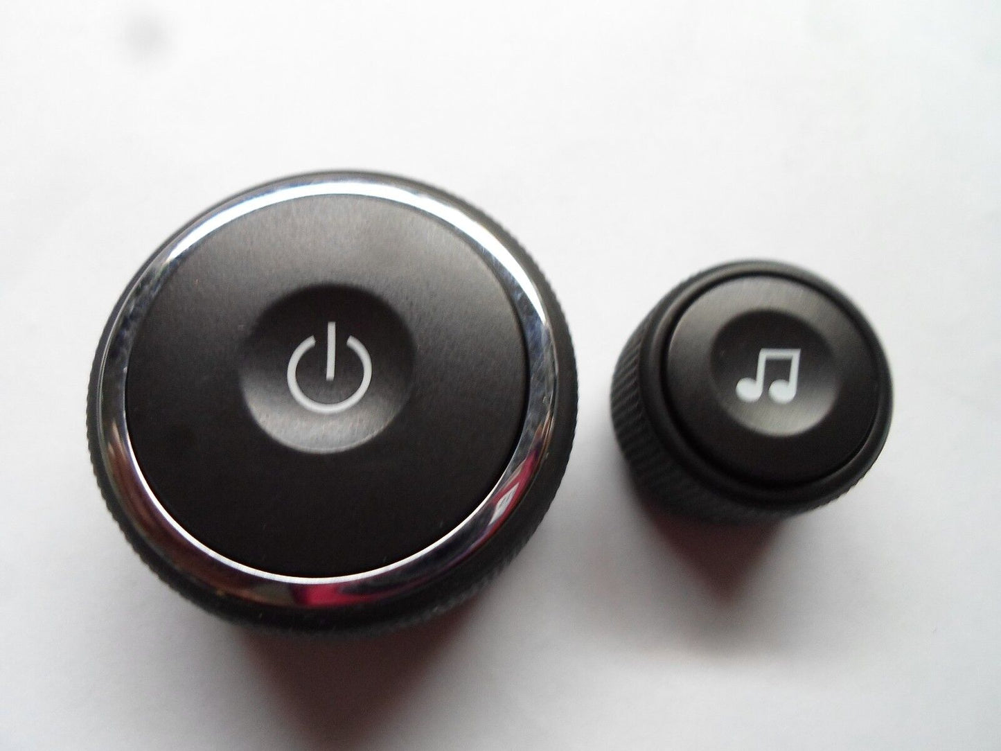 2006 2007 SATURN  ION  RADIO STEREO TUNER KNOB SET OEM FREE SHIPPING!
