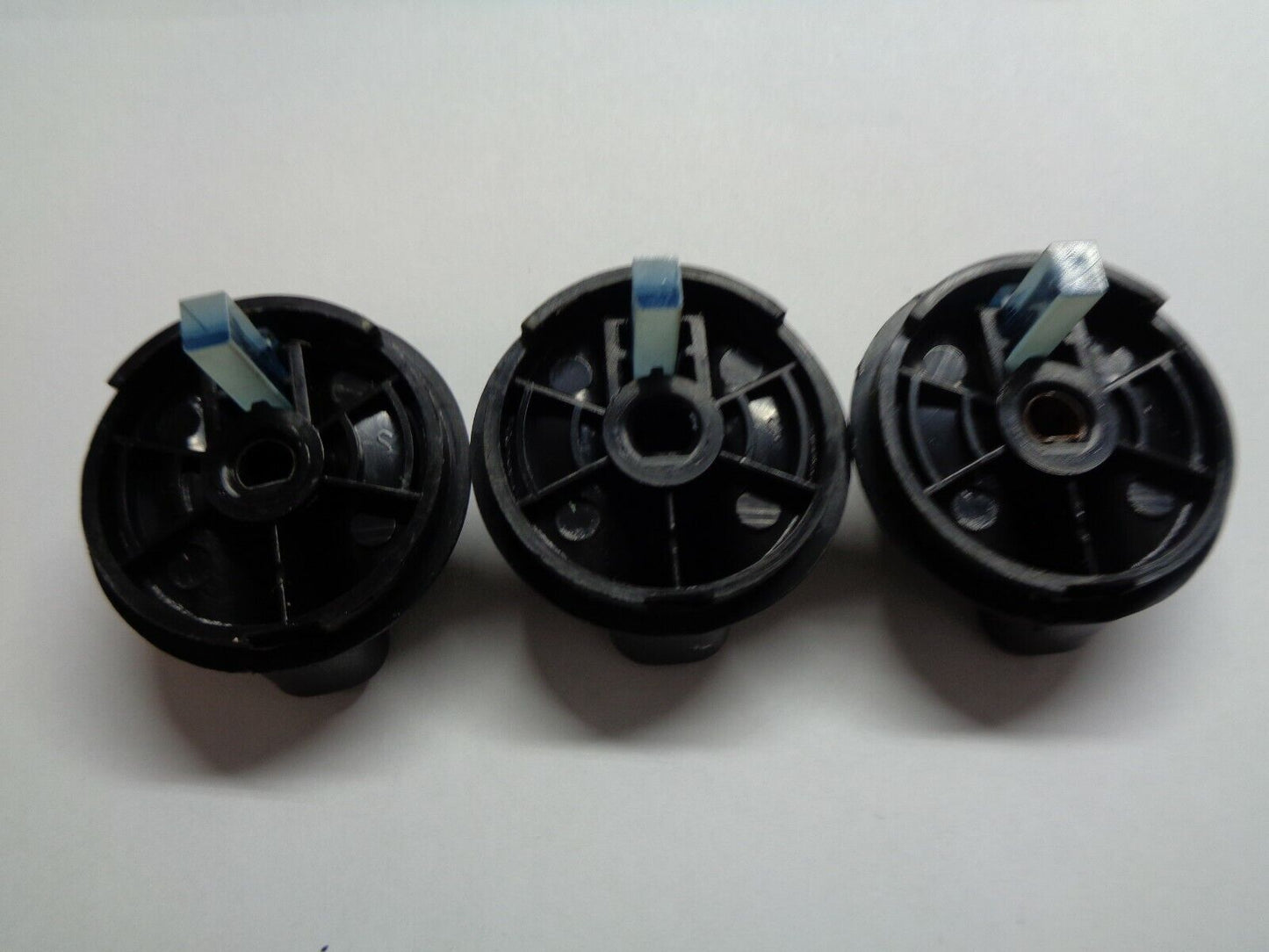 1997 - 2004 KIA SEPHIA CLIMATE CONTROL KNOB SET OEM FACTORY  FREE SHIPPING! - RarePartsFinder.Com