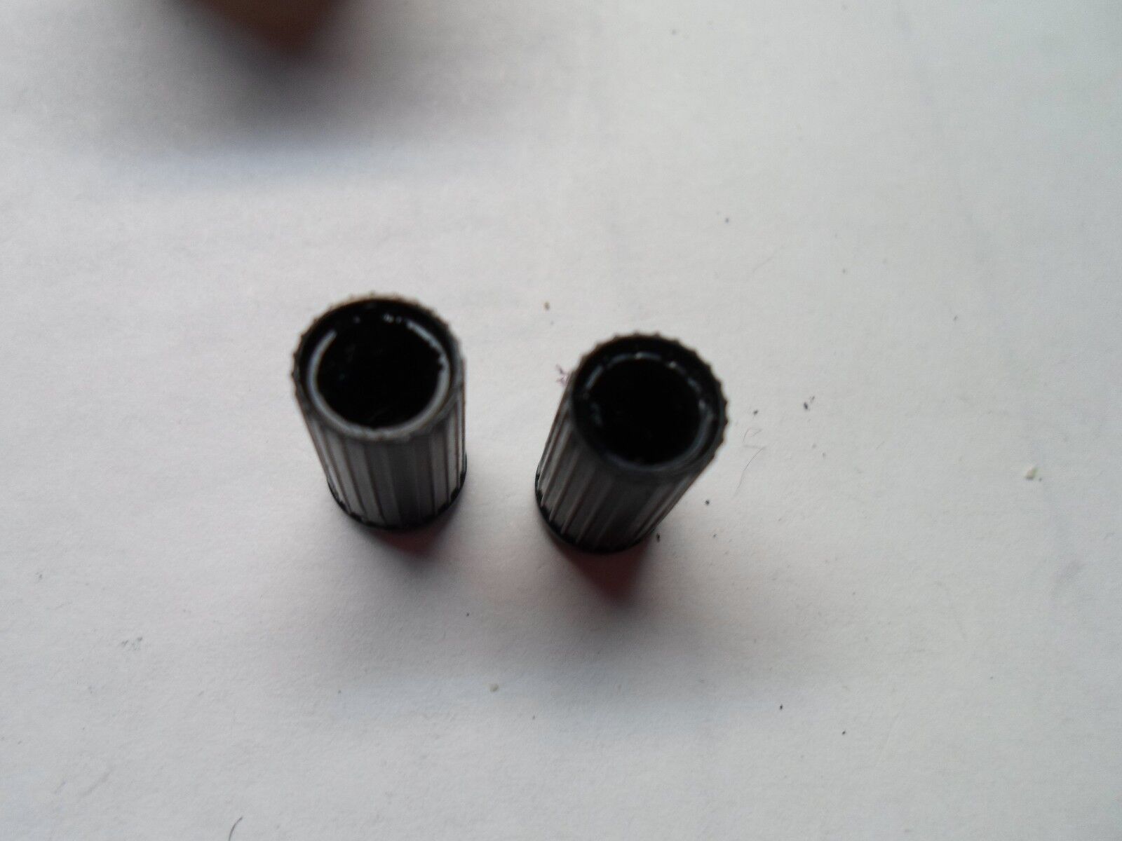 02 03 04 05  SONATA RADIO STEREO CONTROL KNOB BASS TREBLE SET OEM FREE SHIP - RarePartsFinder.Com