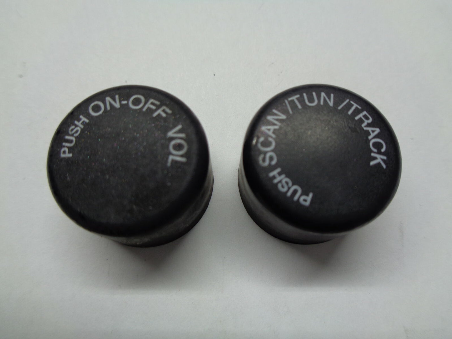 2005 SUZUKI RENO RADIO STEREO TUNER CONTROL KNOB SET OEM FREE SHIPPING!