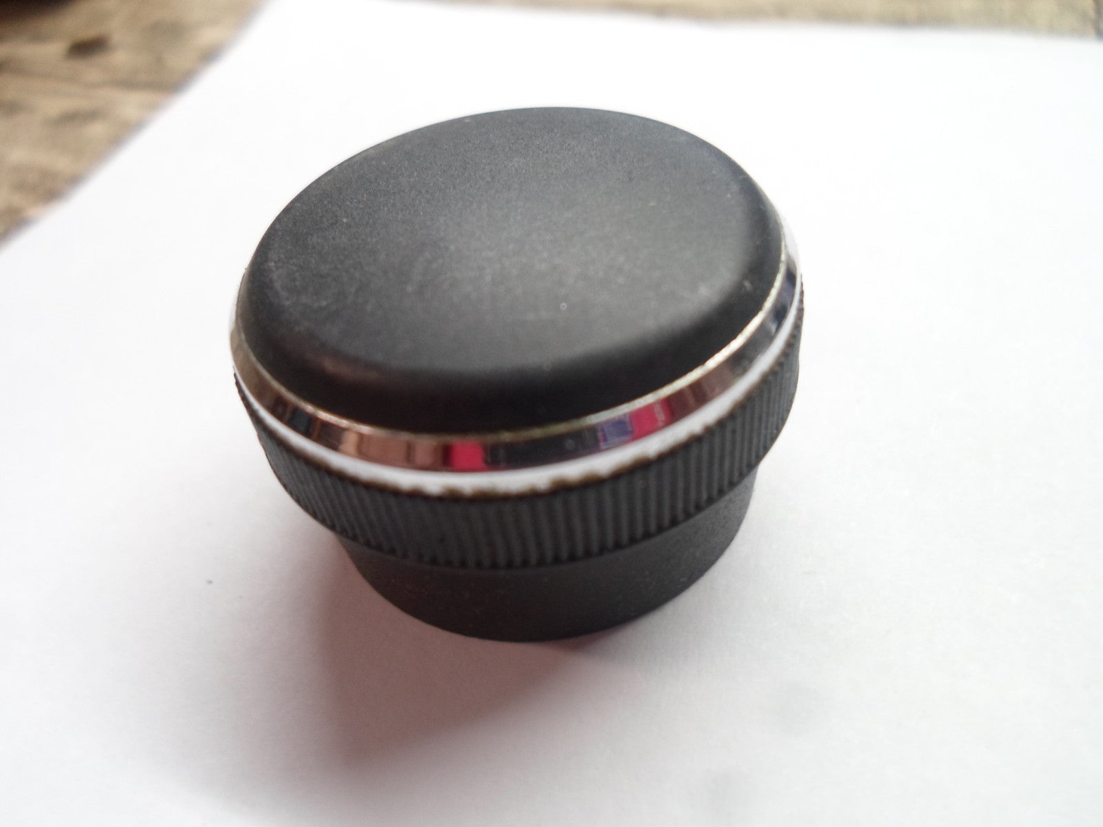05 06 07 JEEP CHEROKEE RADIO STEREO CONTROL TUNER KNOB SET OEM FREE SHIPPING! - RarePartsFinder.Com