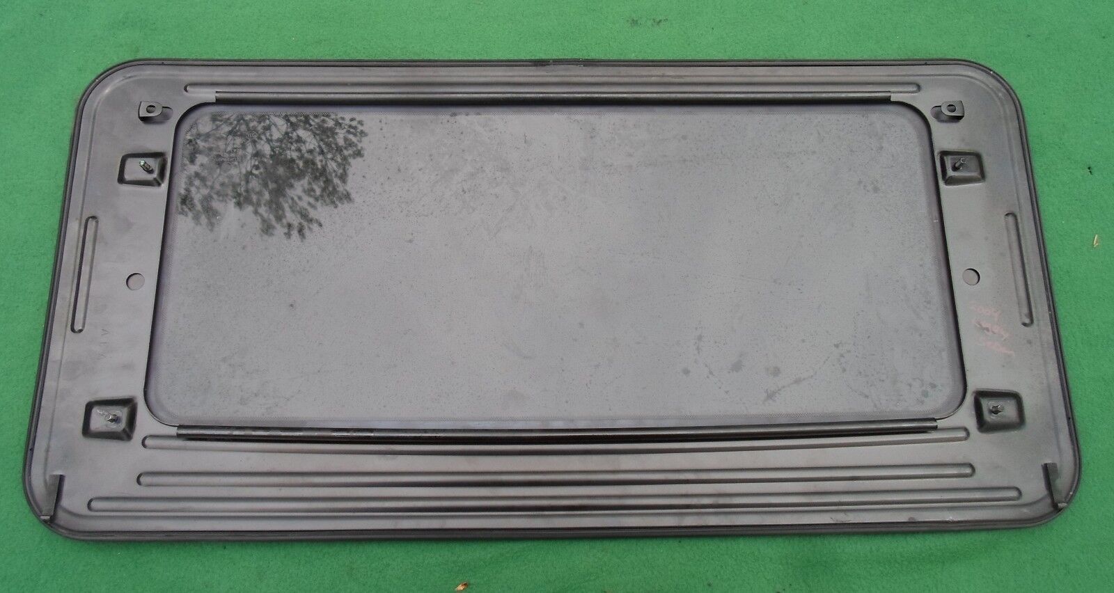 2004 YEAR SPECIFIC SUBARU OUTBACK OEM FACTORY SUNROOF GLASS READ FREE SHIPPING - RarePartsFinder.Com