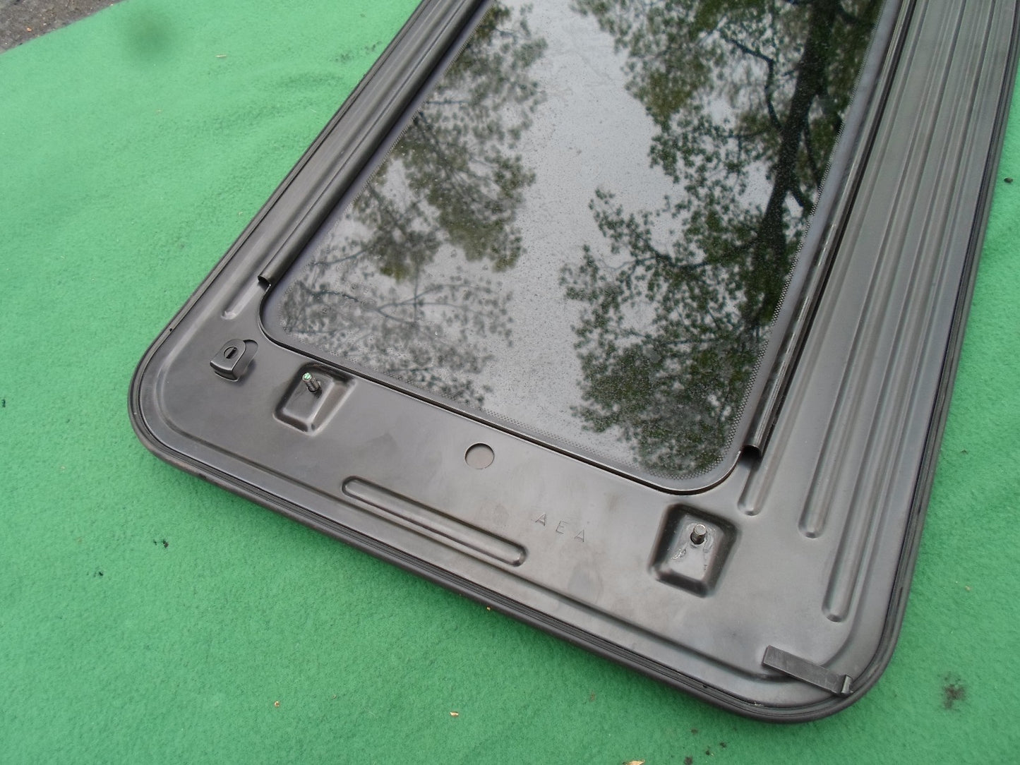 2001 YEAR SPECIFIC SUBARU OUTBACK OEM FACTORY SUNROOF GLASS READ