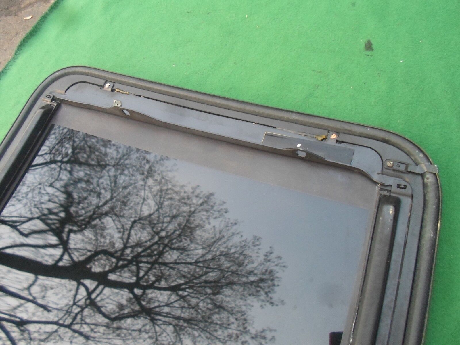 2003 CHRYSLER SEBRING LX LXI OEM FACTORY SUNROOF GLASS FREE SHIPPING! - RarePartsFinder.Com