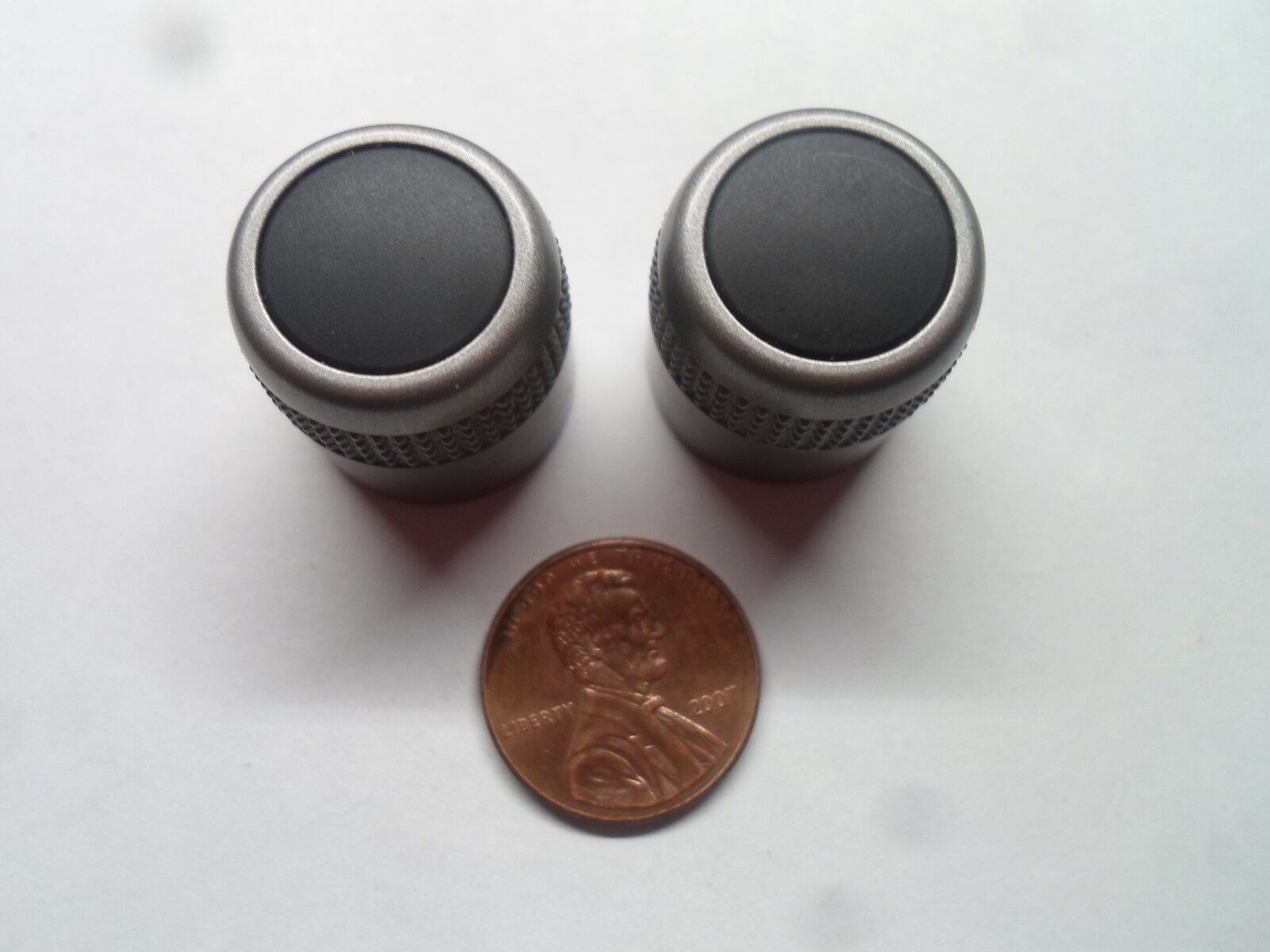 2008 2009 KIA RONDO STEREO TUNER RADIO KNOB SET PAIR OEM FREE SHIPPING! - RarePartsFinder.Com