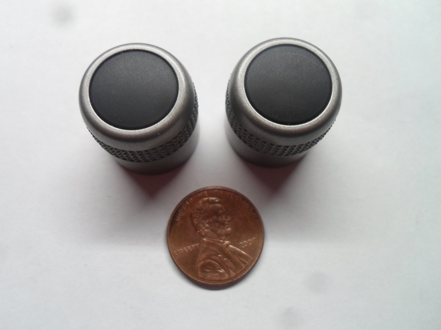 2008 2009 KIA RONDO STEREO TUNER RADIO KNOB SET PAIR OEM FREE SHIPPING!