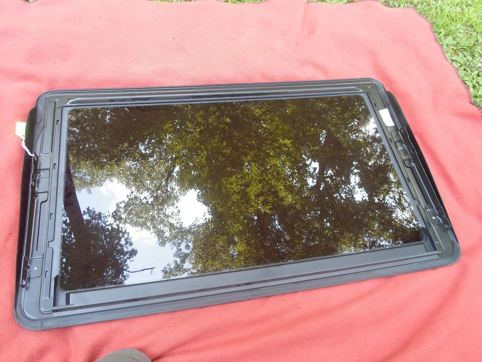 2000  MERCEDES-BENZ E430 OEM SUNROOF GLASS   NO ACCIDENT! FREE SHIPPING! - RarePartsFinder.Com