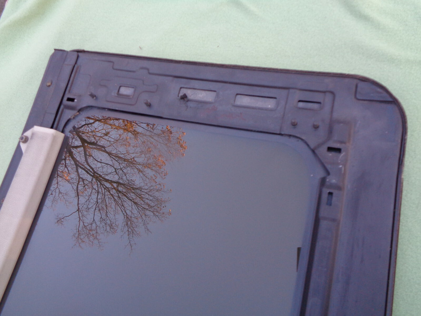 1988 1989 1990 1991 TOTOYA CAMRY OEM SUNROOF GLASS PANEL FREE SHIPPING - RarePartsFinder.Com