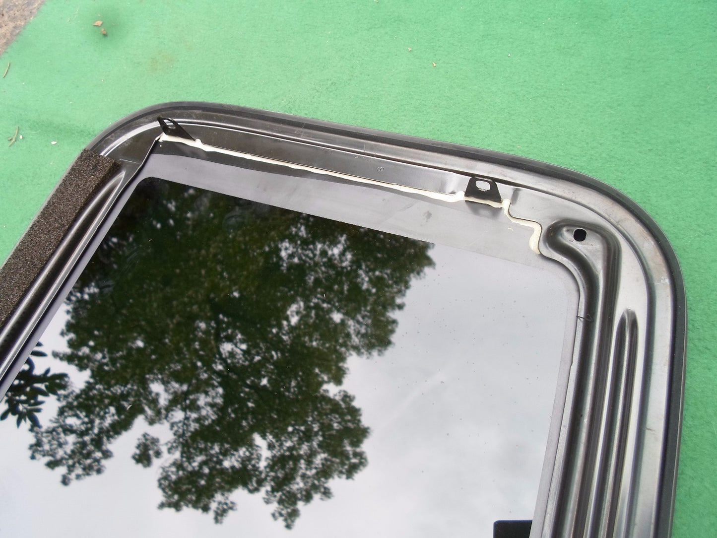 2011 SUBARU LEGACY YEAR SPECIFIC SEDAN SUNROOF GLASS OEM FREE SHIPPING!