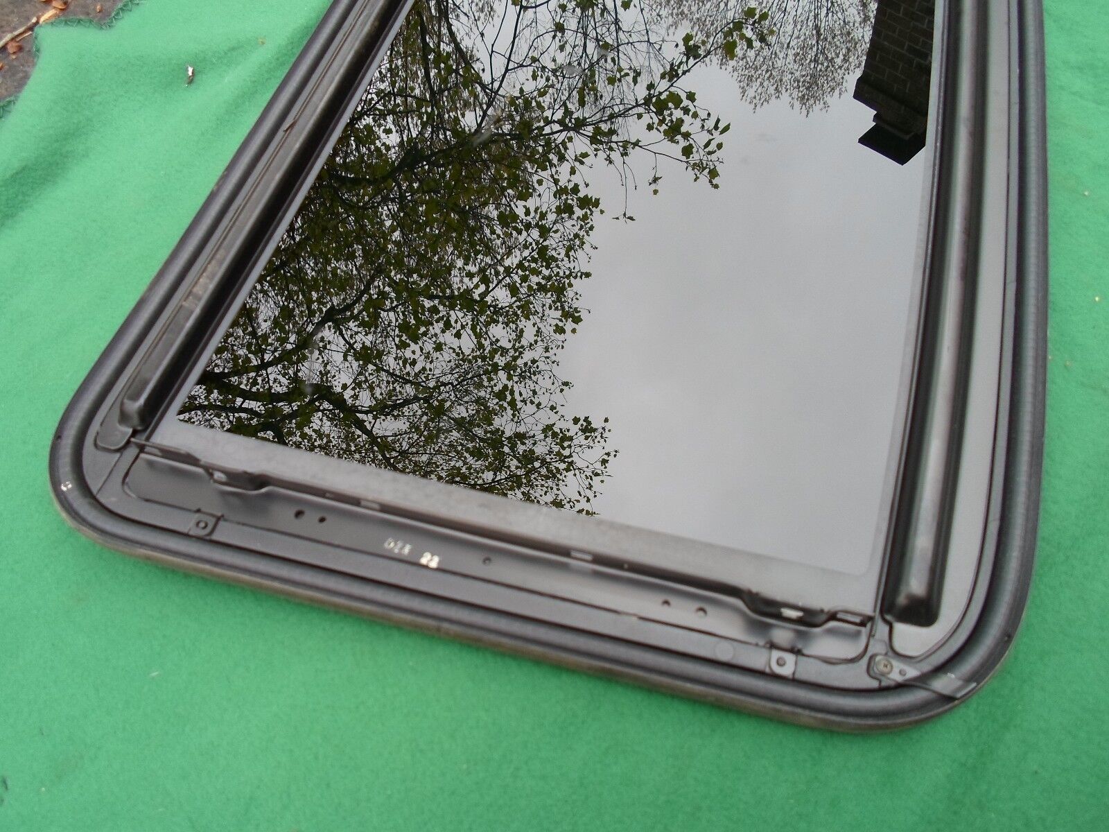 1997 LEXUS ES300 ES 300 SUNROOF GLASS PANEL YEAR SPECIFIC OEM FREE SHIPPING - RarePartsFinder.Com