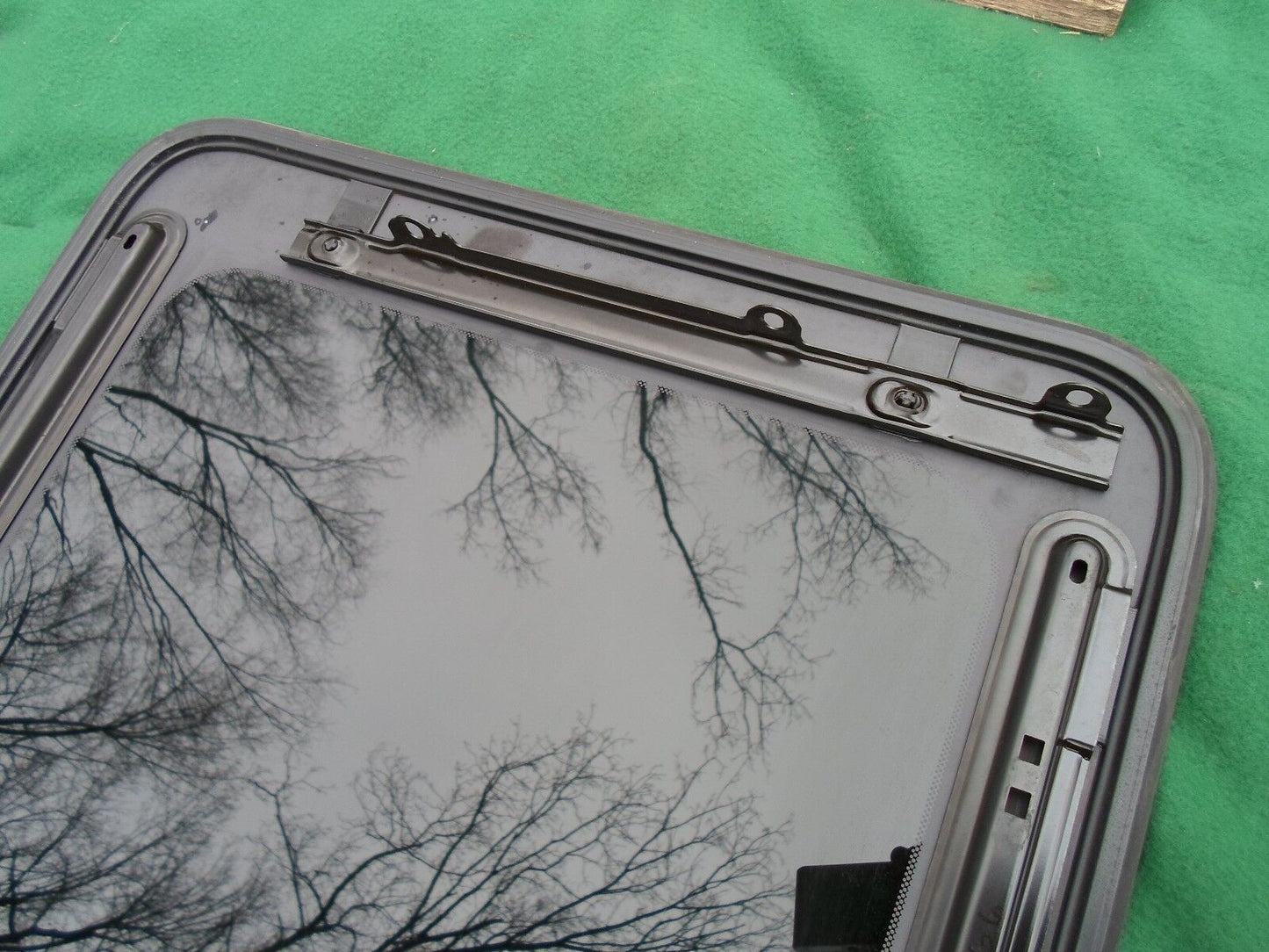 2009 PONTIAC G6  OEM FACTORY YEAR SPECIFIC SUNROOF GLASS  NO ACCIDENT FREE SHIP - RarePartsFinder.Com