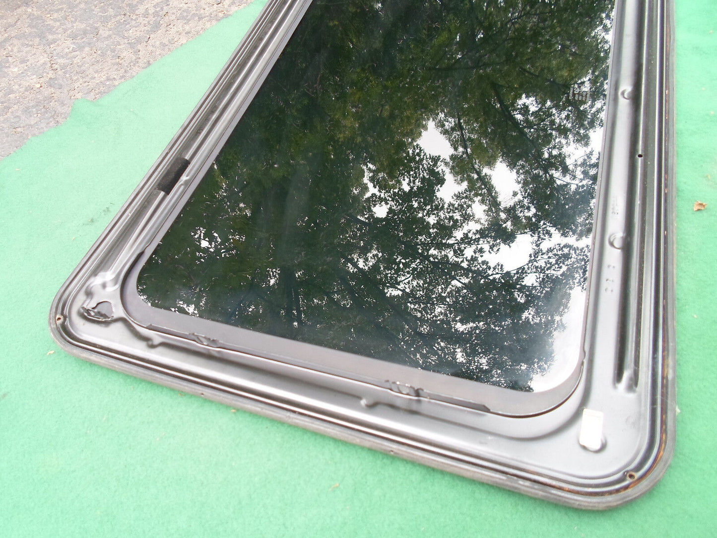 2001 PONTIAC AZTEK YEAR SPECIFIC OEM SUNROOF GLASS  NO ACCIDENT! FREE SHIPPING! - RarePartsFinder.Com