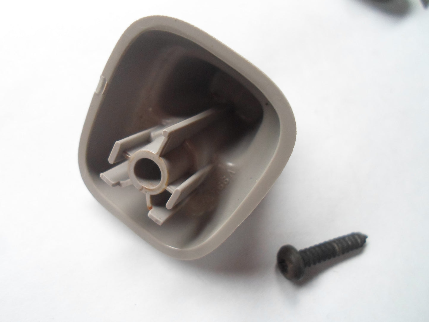97 98 99  LINCOLN TOWN CAR SUN VISOR CLIP W/SCREW OEM FREE SHIPPING! SV1