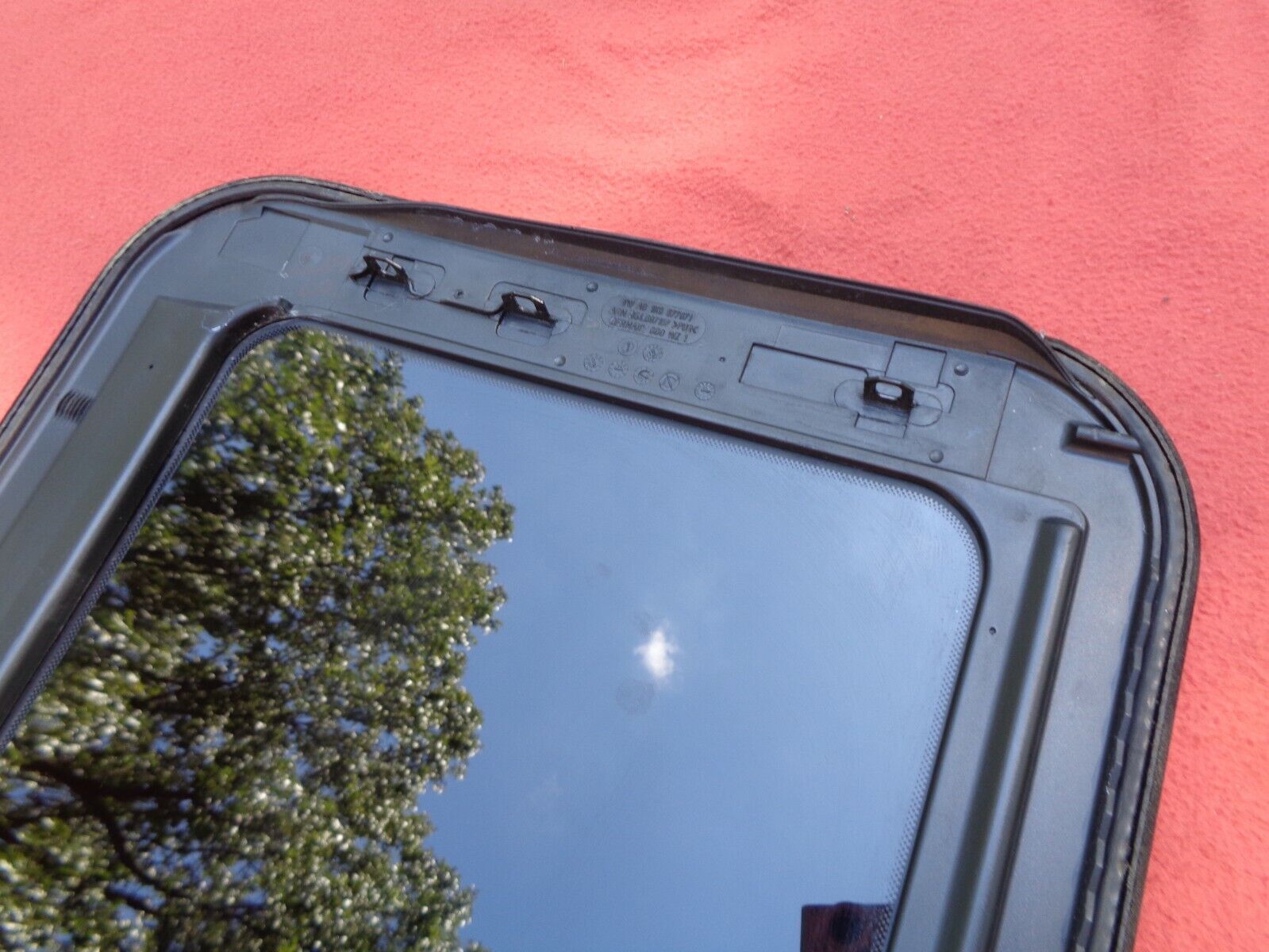 2010 VOLKSWAGON VW GTI YEAR SPECIFIC SUNROOF GLASS OEM NO ACCIDENT FREE SHIPPING - RarePartsFinder.Com