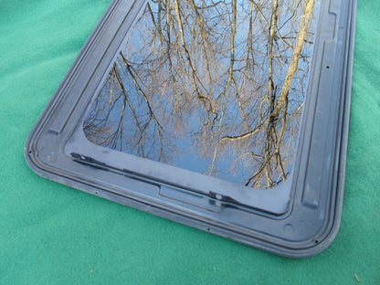 2001 CHEVY BLAZER YEAR SPECIFIC SUNROOF GLASS OEM NO ACCIDENT FREE SHIPPING