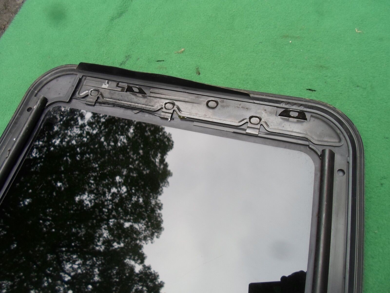 2007 CHRYSLER 300C YEAR SPECIFIC OEM SUNROOF GLASS PANEL FREE SHIPPING!