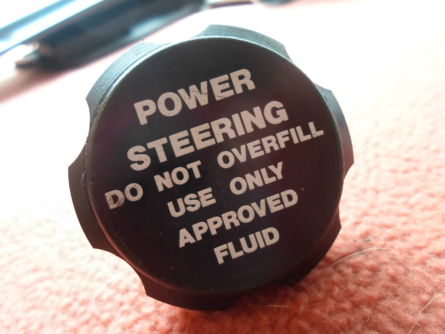 1993 - 1998  Volvo 850 960 Genuine Power Steering Cap 171005 OEM