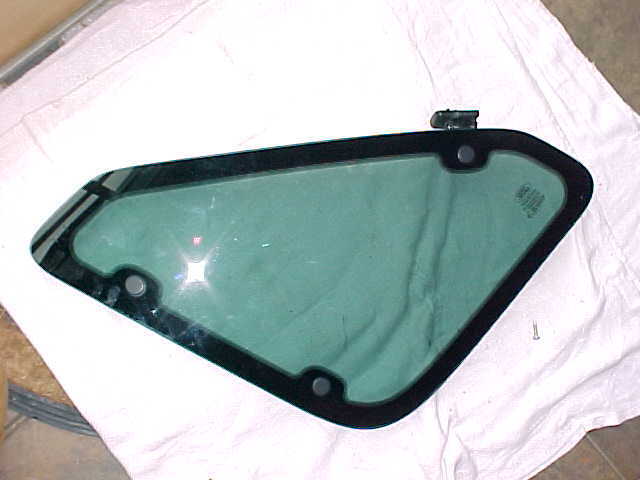 2003 2004 2005 LAND ROVER FREELANDER  Driver Quarter Glass 43R-007027 OEM - RarePartsFinder.Com