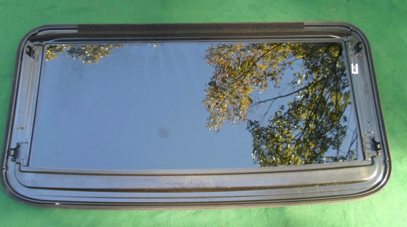 2009 SUBARU LEGACY SEDAN OEM YEAR SPECIFIC FACTORY SUNROOF GLASS  FREE SHIPPING
