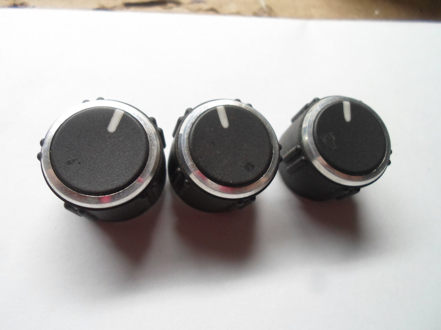 04 - 08 CHEVY MALIBU CLIMATE CONTROL HVAC KNOB SET OEM 15207612 22732643