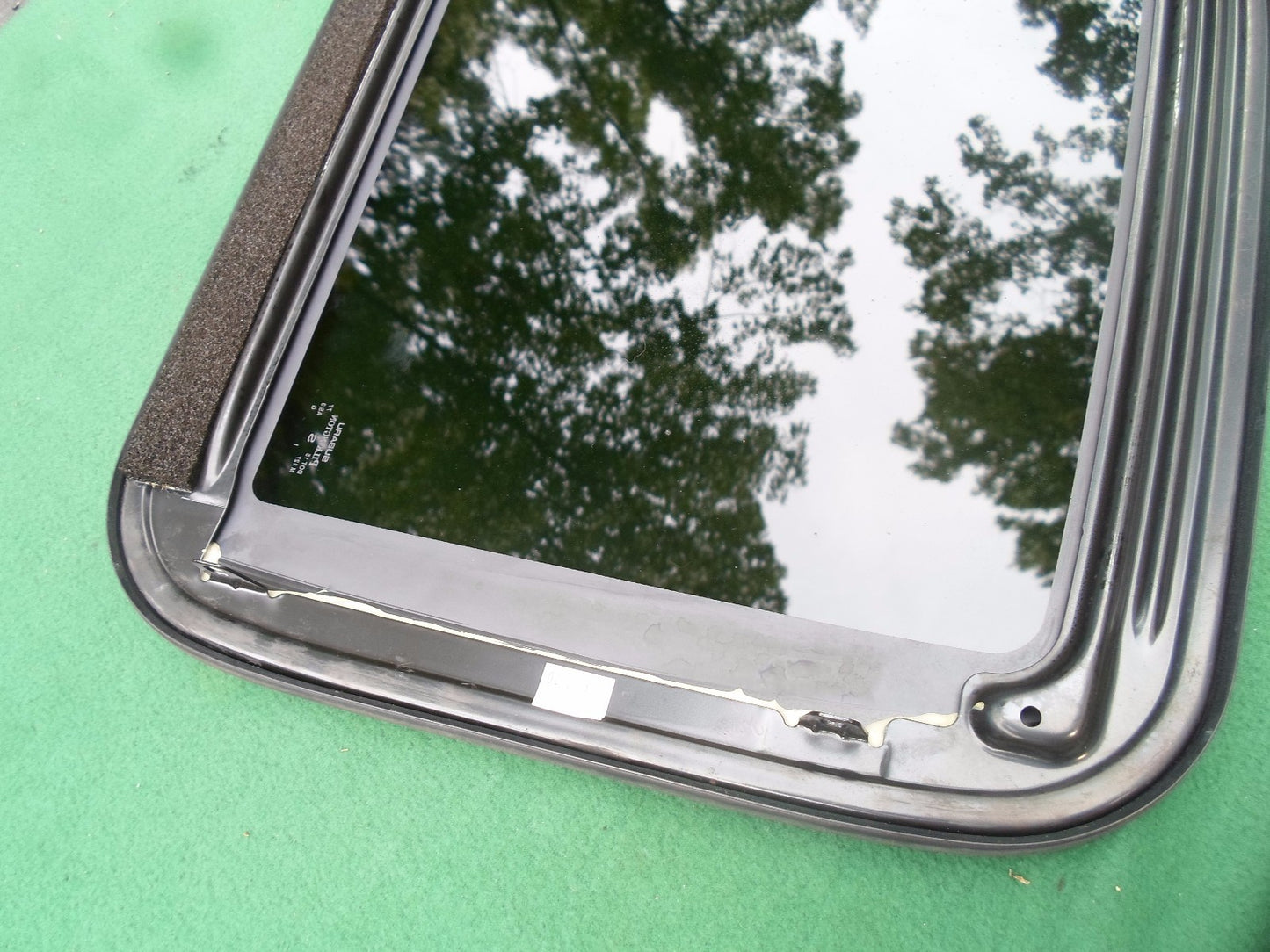 2011 SUBARU LEGACY YEAR SPECIFIC SEDAN SUNROOF GLASS OEM FREE SHIPPING!