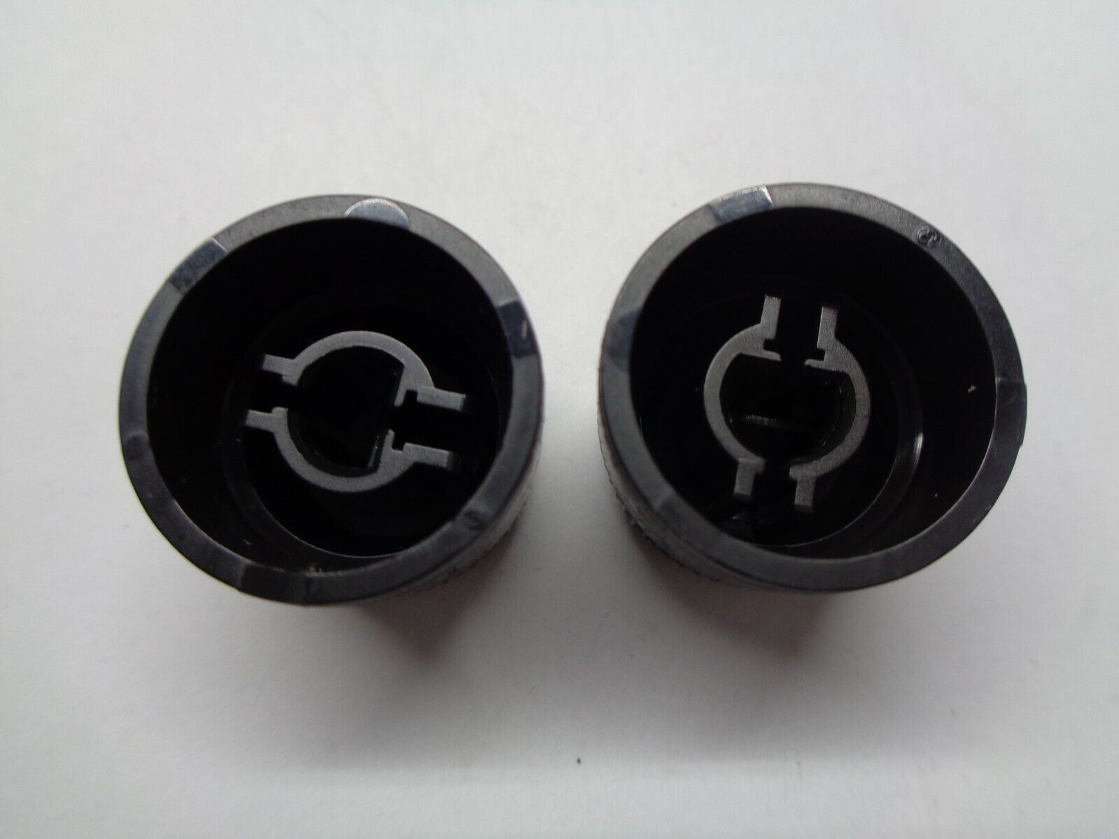 2012 MITSUBISHI LANCER RADIO STEREO TUNER KNOB SET OEM FREE SHIPPING! - RarePartsFinder.Com