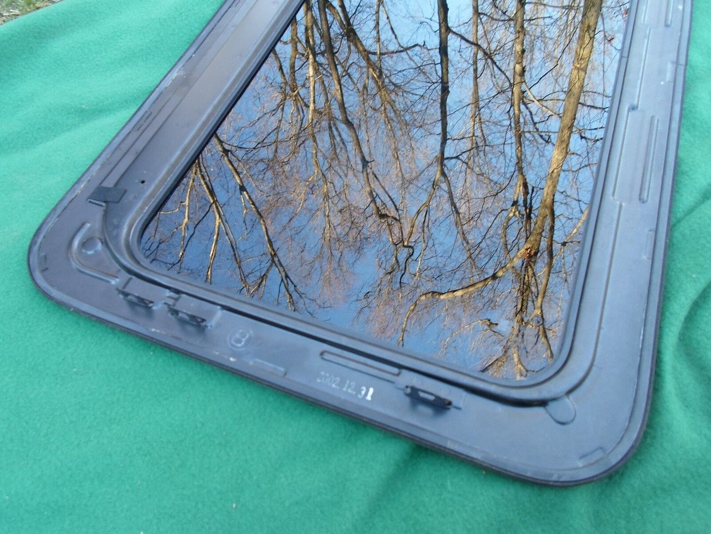 2008 YEAR SPECIFIC KIA SORENTO SUNROOF GLASS OEM  NO ACCIDENT  FREE SHIPPING! - RarePartsFinder.Com