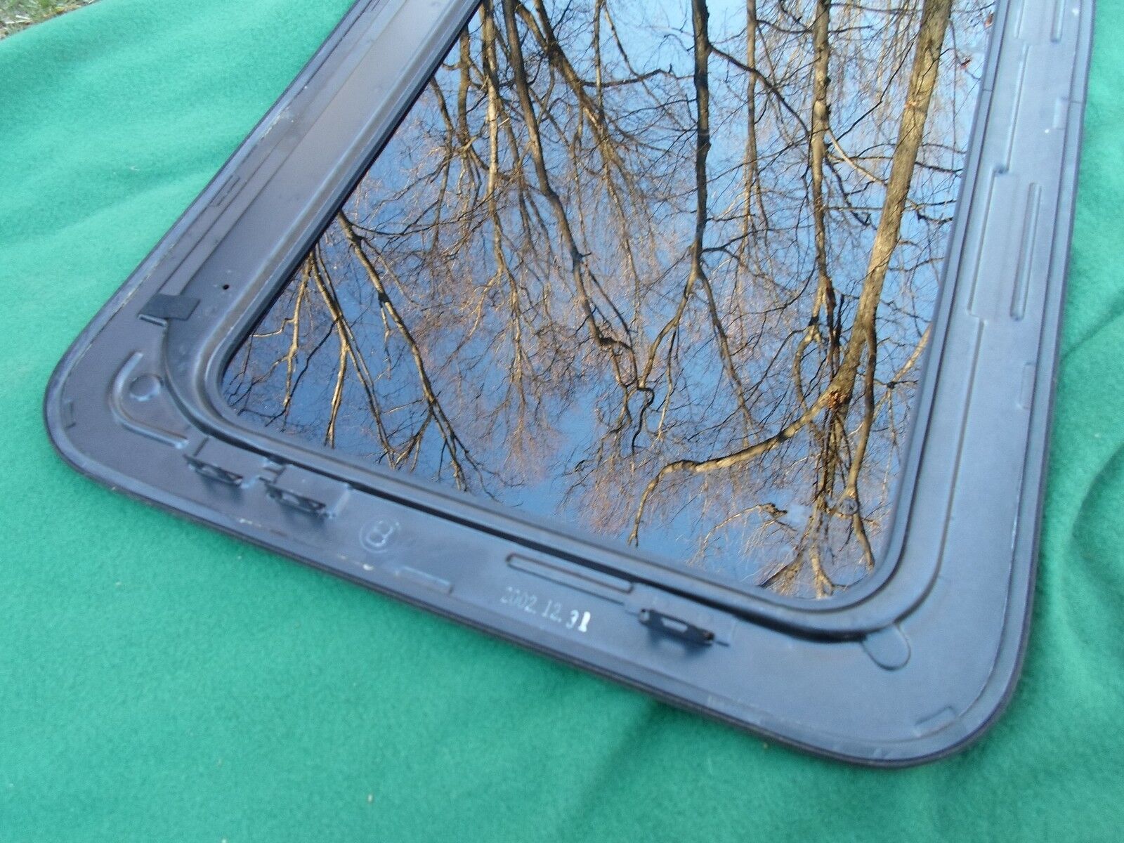 2008 YEAR SPECIFIC KIA SORENTO SUNROOF GLASS OEM  NO ACCIDENT  FREE SHIPPING! - RarePartsFinder.Com