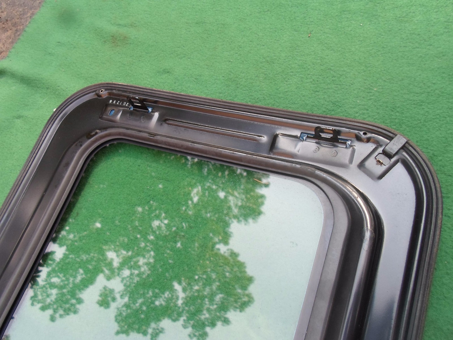 2000 MAZDA PROTEGE YEAR SPECIFIC OEM FACTORY SUNROOF GLASS PANEL FREE SHIPPING!