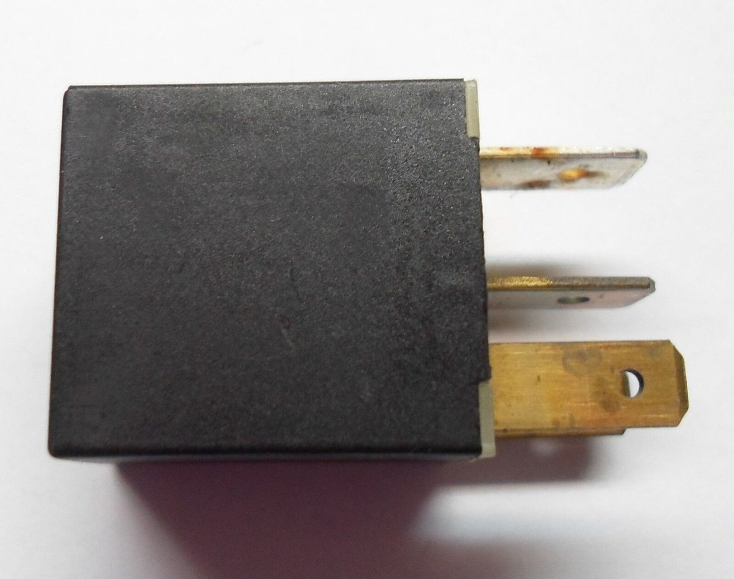 SAAB LUCAS GM RELAY 90229206 TESTED 1 YEAR WARRANTY  FREE SHIPPING! SB1 - RarePartsFinder.Com