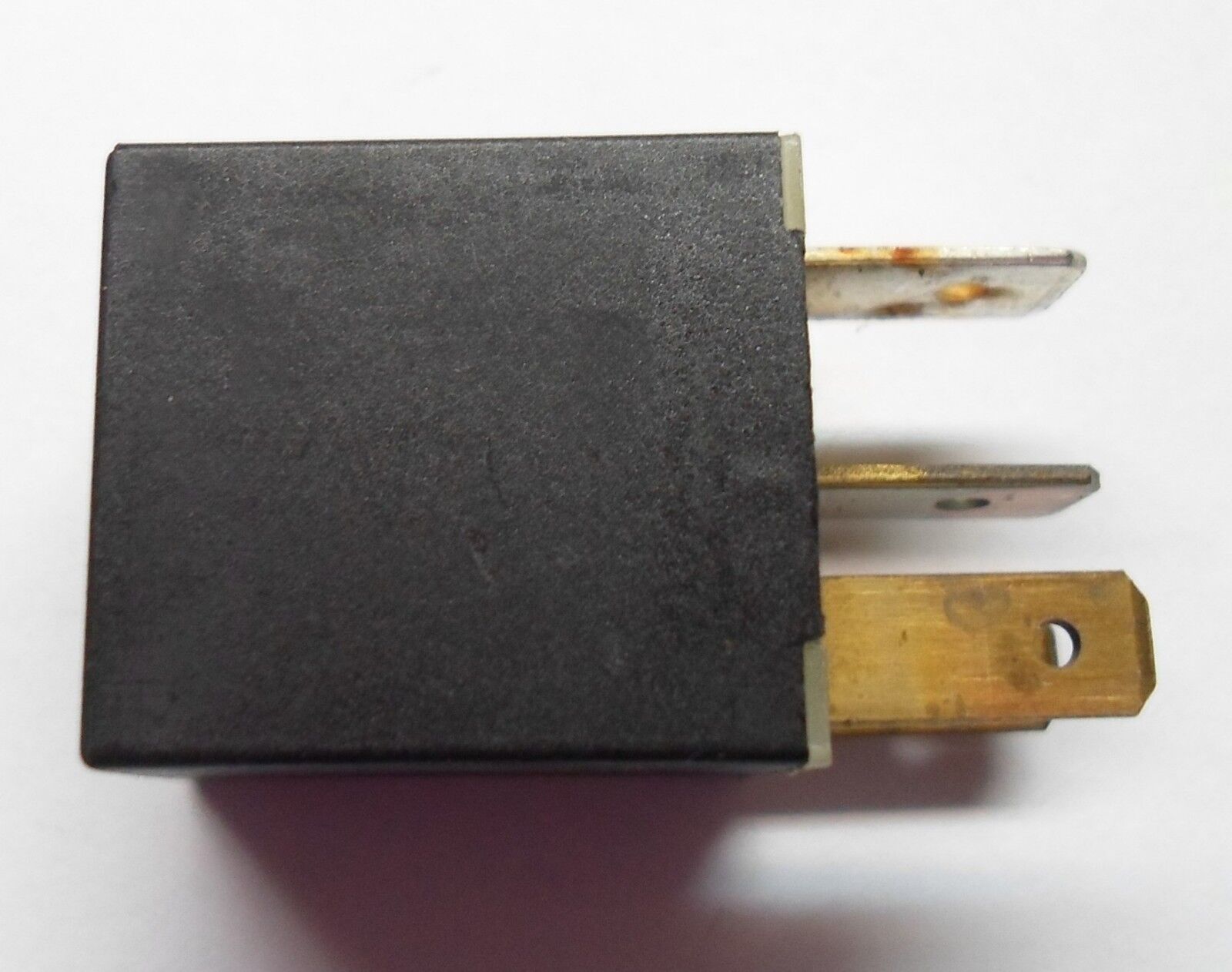 SAAB LUCAS GM RELAY 90229206 TESTED 1 YEAR WARRANTY  FREE SHIPPING! SB1 - RarePartsFinder.Com