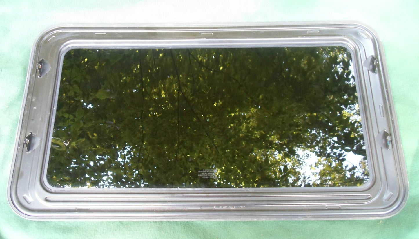 2004 GMC YUKON YEAR SPECIFIC OEM SUNROOF GLASS NO ACCIDENT  FREE SHIPPING! - RarePartsFinder.Com