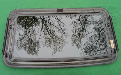 2006 LINCOLN ZEPHYR YEAR SPECIFIC OEM SUNROOF GLASS NO ACCIDENT  FREE SHIPPING! - RarePartsFinder.Com