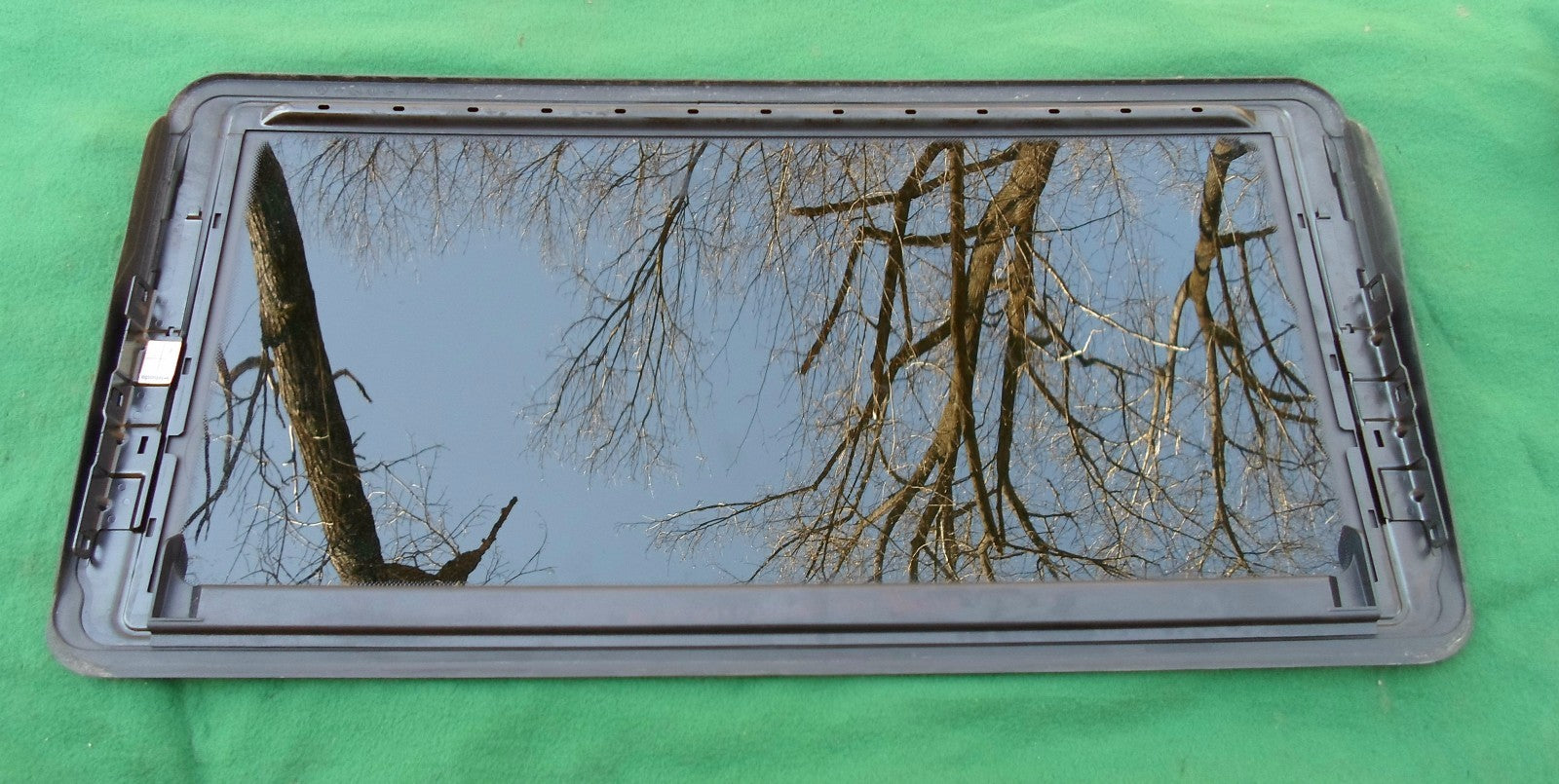 2003 MERCEDES BENZ C240 YEAR SPECIFIC OEM FACTORY SUNROOF GLASS  FREE SHIP - RarePartsFinder.Com