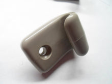 1992 - 1998 MAZDA MPV SUN VISOR CLIP OEM H26069261 06 FREE SHIPPING! SC1