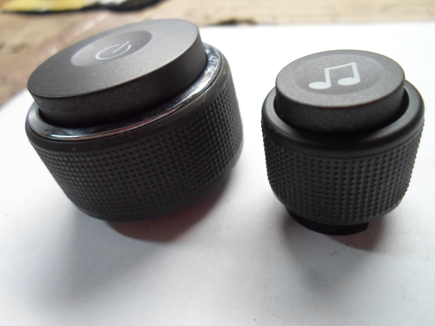 06 07 08 09 BUICK LUCERNE OEM RADIO STEREO TUNER KNOB SET