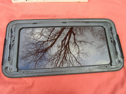 2003 HYUNDAI SONATA OEM YEAR SPECIFIC SUNROOF GLASS NO ACCIDENT FREE SHIPPING! - RarePartsFinder.Com