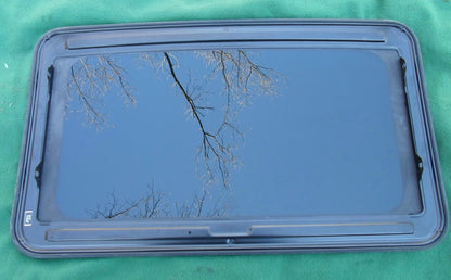 2001 LINCOLN LS OEM YEAR SPECIFIC SUNROOF GLASS NO ACCIDENT  FREE SHIPPING! - RarePartsFinder.Com