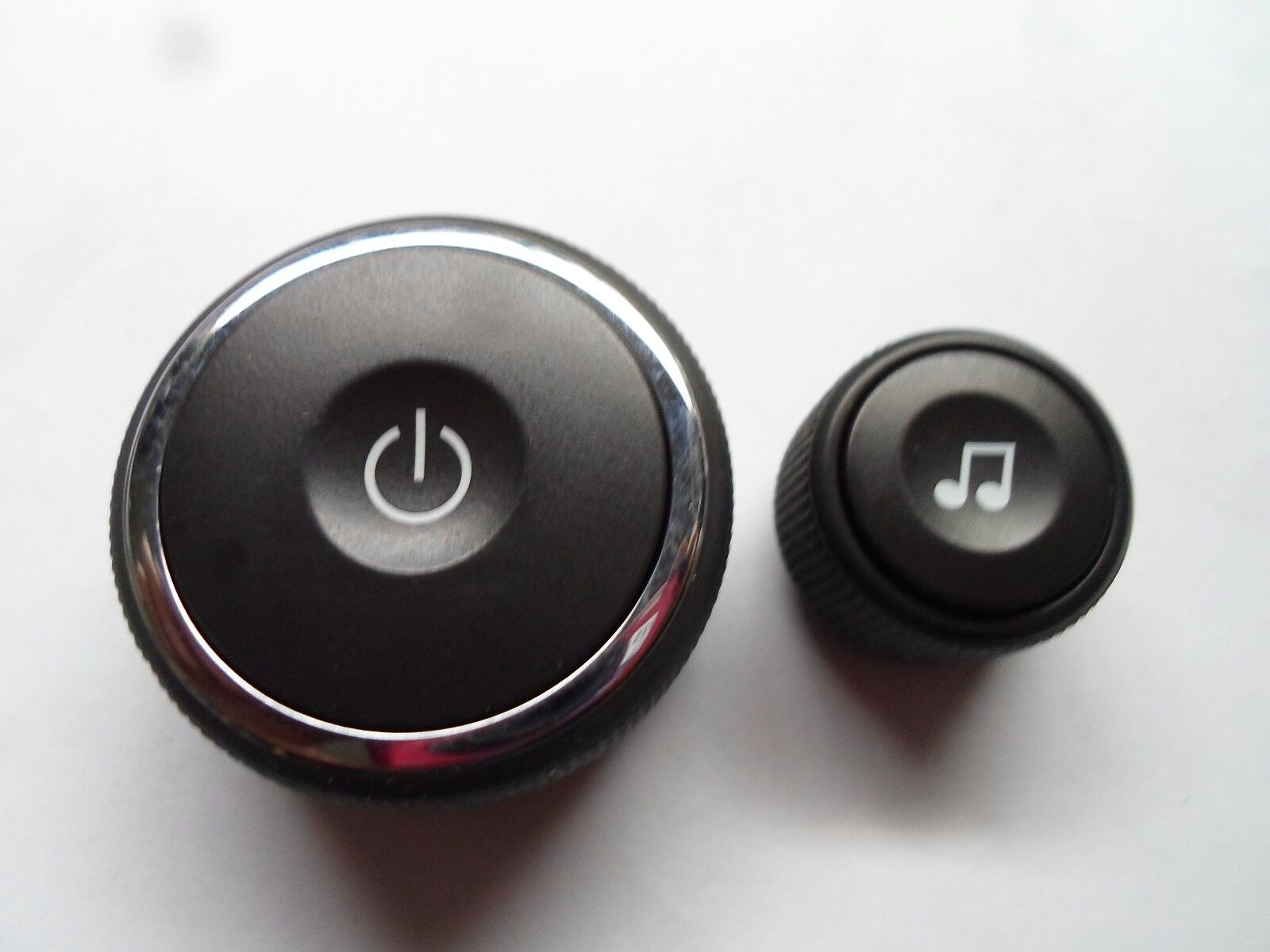2007 SATURN  AURA  RADIO STEREO TUNER KNOB SET OEM FREE SHIPPING!