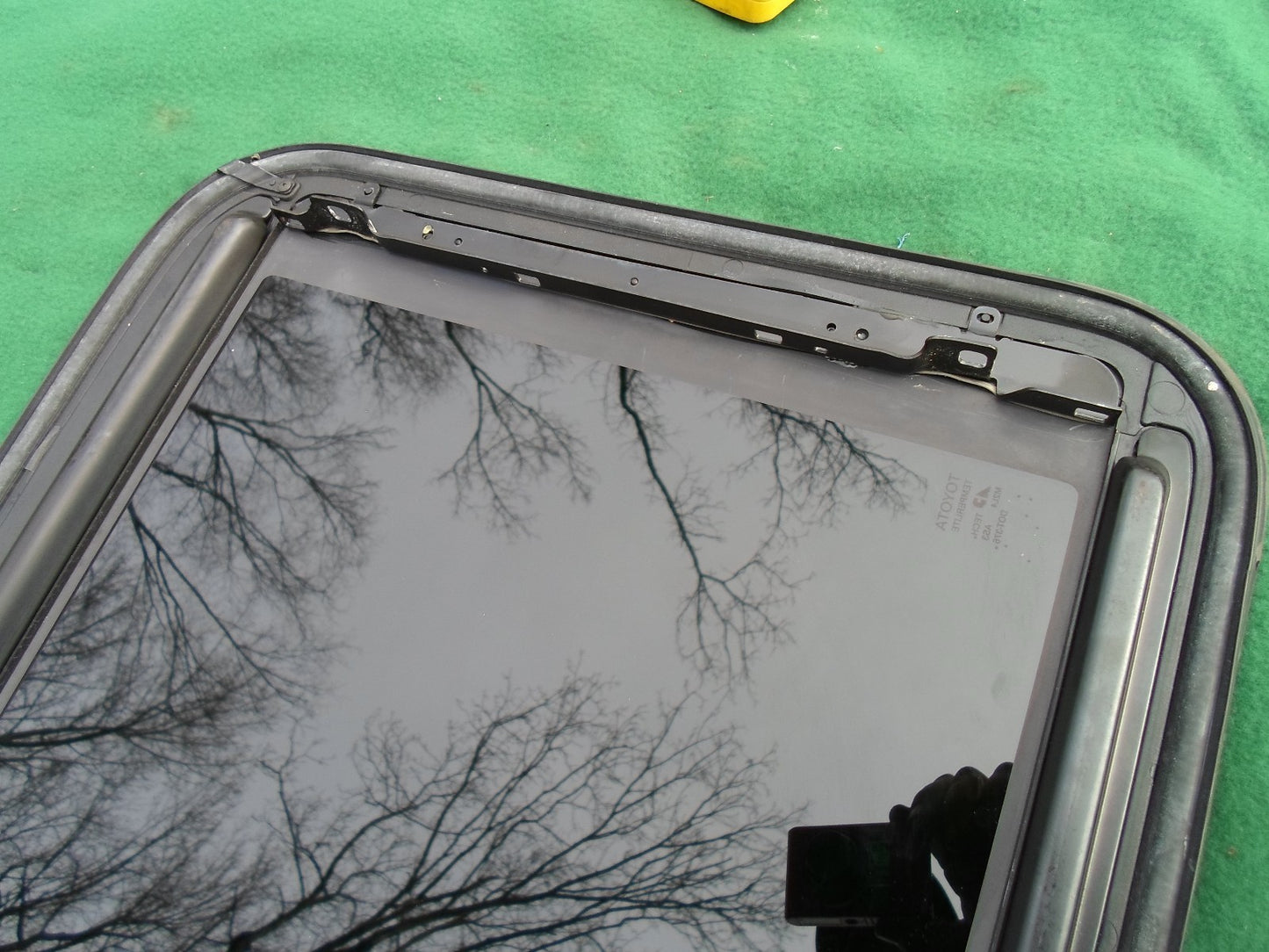 2000 TOYOTA SOLARA YEAR SPECIFIC OEM FACTORY SUNROOF GLASS FREE SHIPPING!