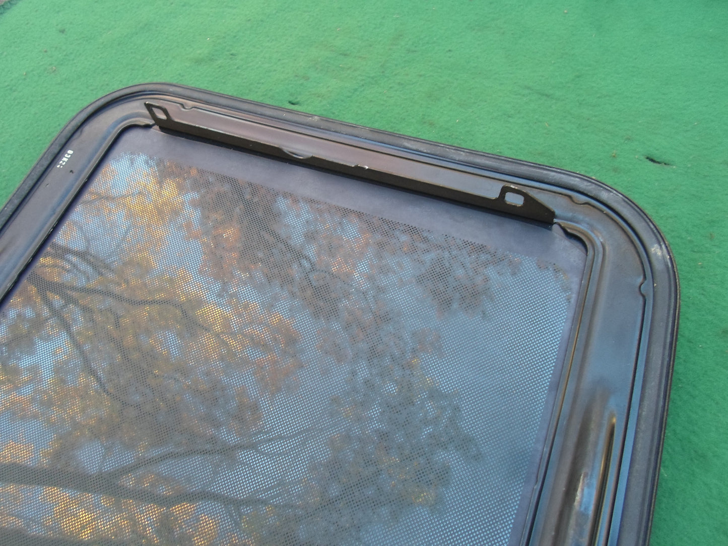 04 05 06 07 08  SUZUKI FORENZA  OEM FACTORY SUNROOF GLASS FREE SHIPPING!