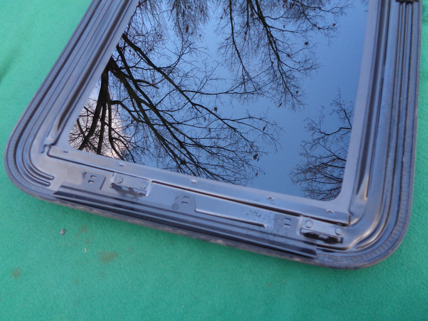 2010 - 2019 FORD TAURUS OEM FACTORY SUNROOF GLASS NO ACCIDENT FREE SHIPPING! - RarePartsFinder.Com