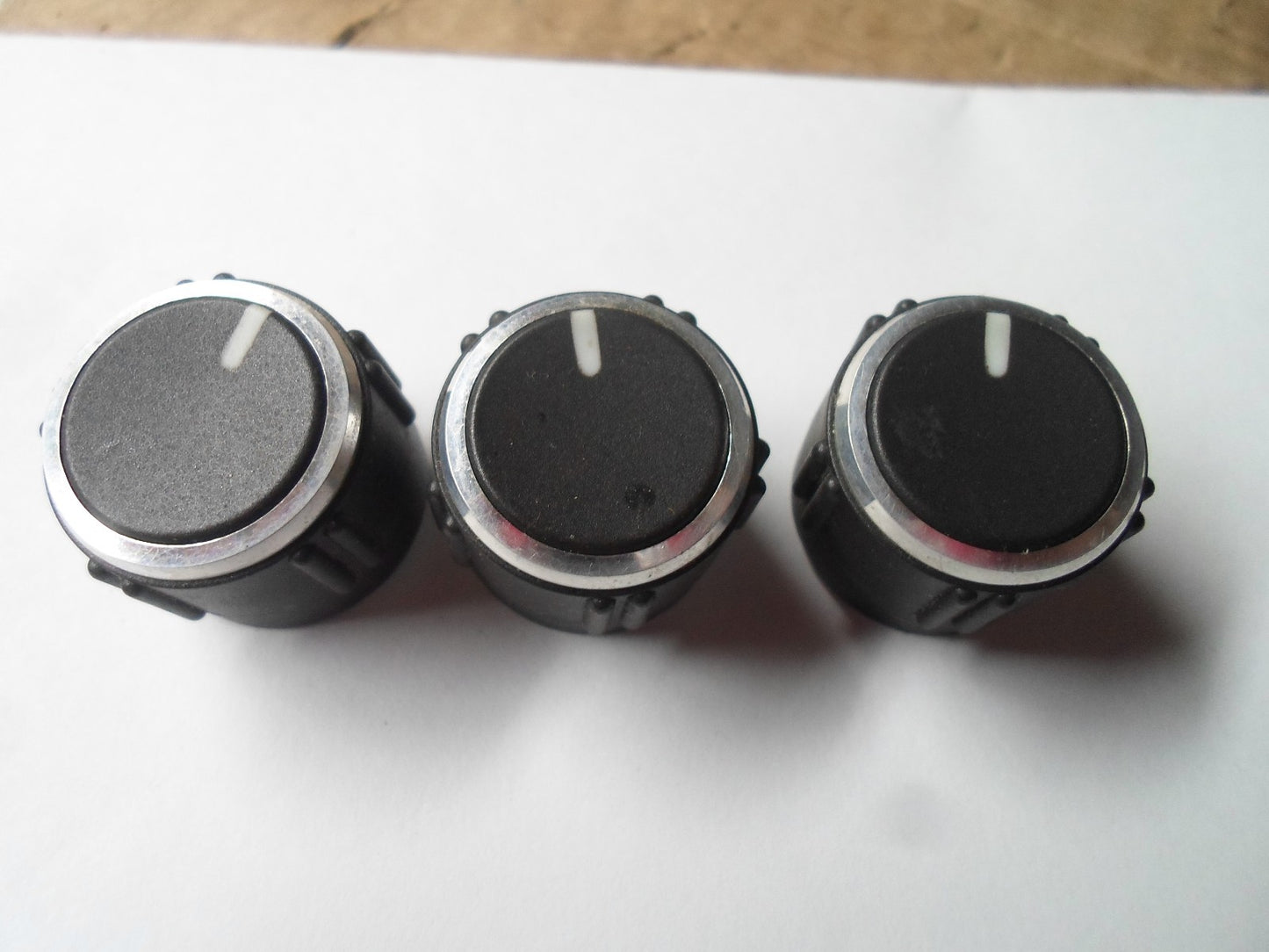 04 - 08 CHEVY MALIBU CLIMATE CONTROL HVAC KNOB SET OEM 15207612 22732643
