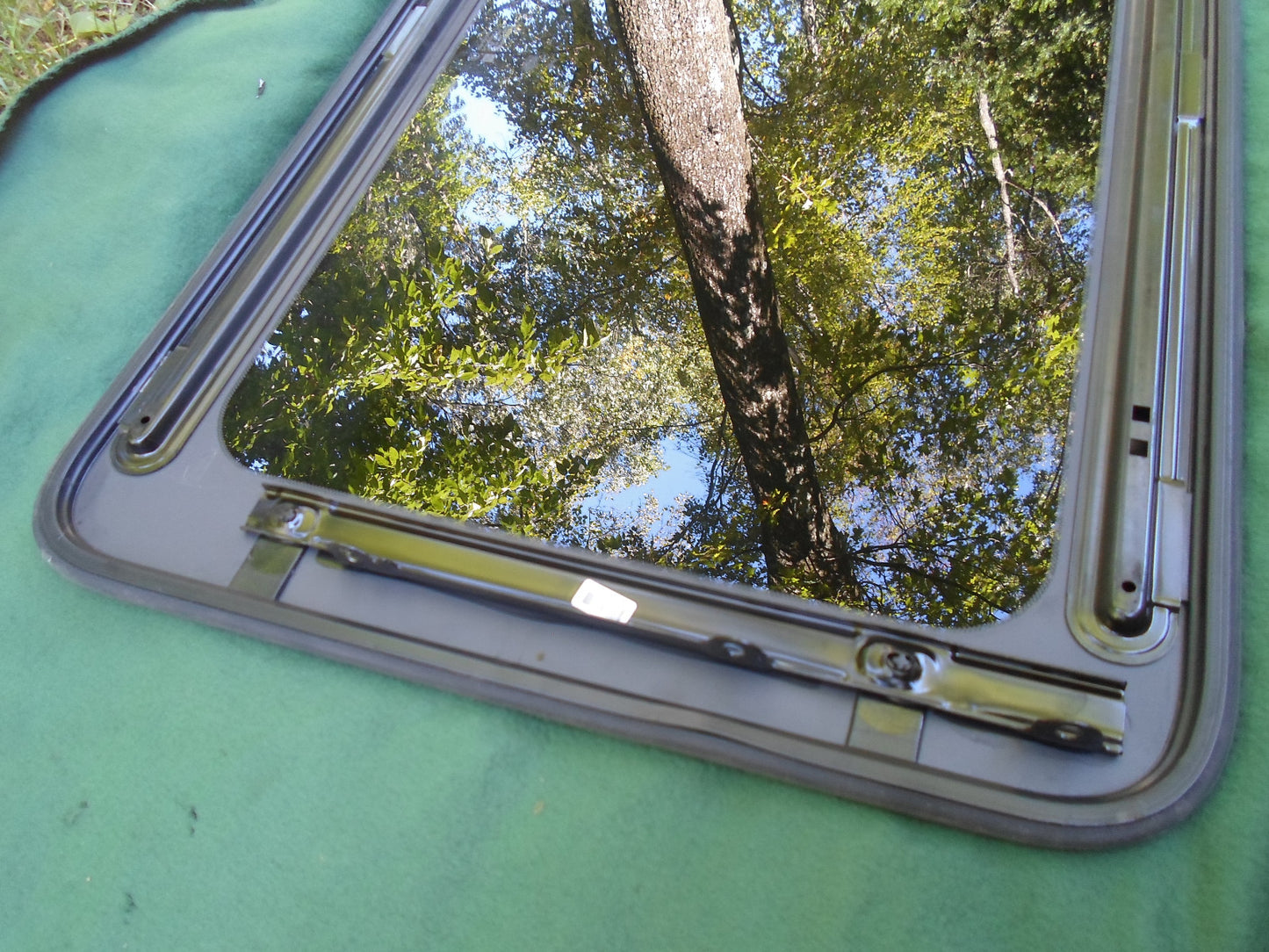 2011 CHEVY IMPALA OEM FACTORY YEAR SPECIFIC SUNROOF GLASS  FREE SHIPPING - RarePartsFinder.Com
